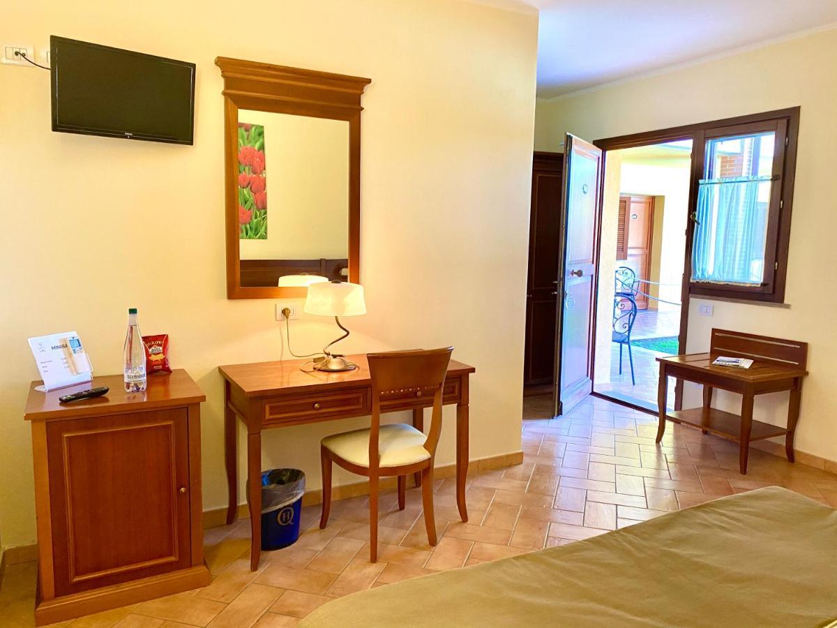 Hotel Ristorante Le Querciolaie Dei Ricci ฟอนเตบลันดา ภายนอก รูปภาพ