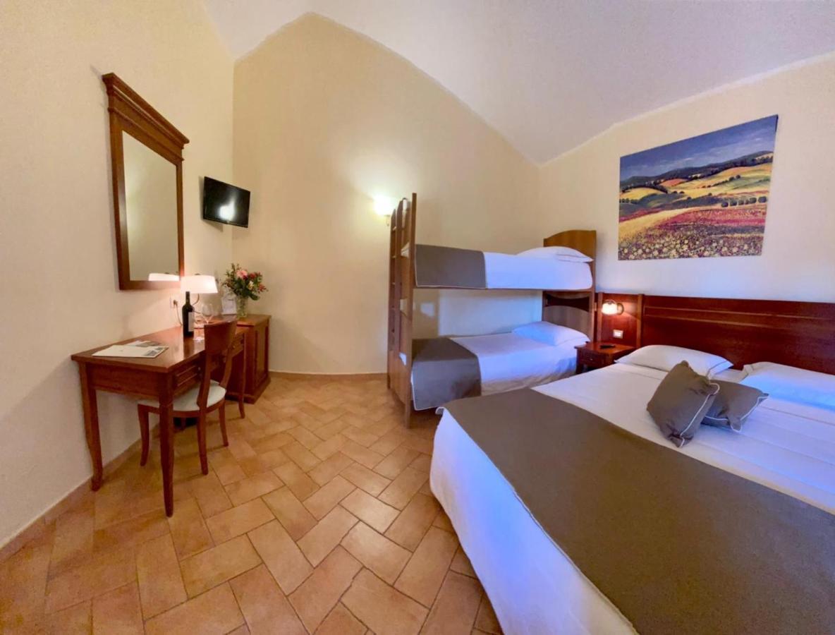 Hotel Ristorante Le Querciolaie Dei Ricci ฟอนเตบลันดา ภายนอก รูปภาพ