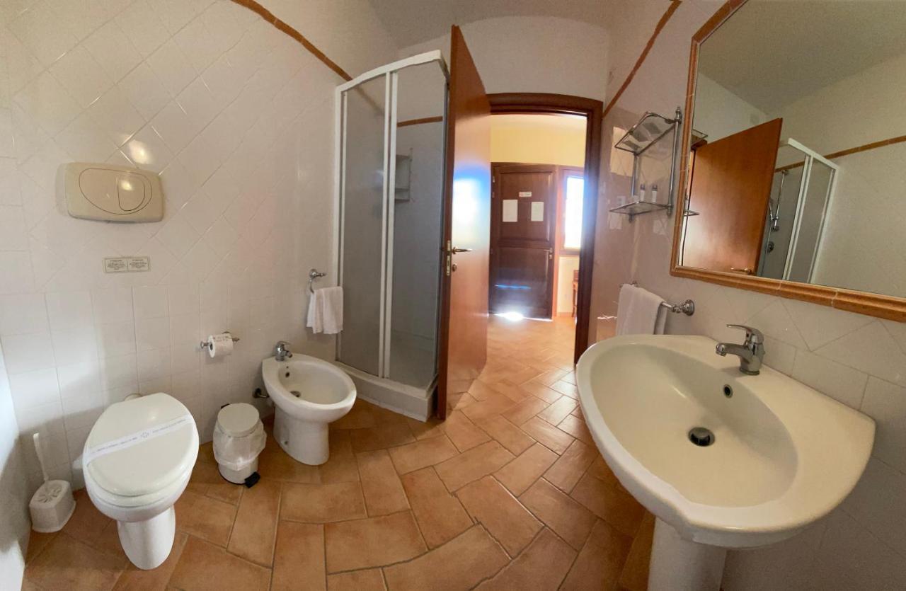 Hotel Ristorante Le Querciolaie Dei Ricci ฟอนเตบลันดา ภายนอก รูปภาพ