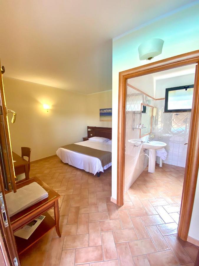 Hotel Ristorante Le Querciolaie Dei Ricci ฟอนเตบลันดา ภายนอก รูปภาพ