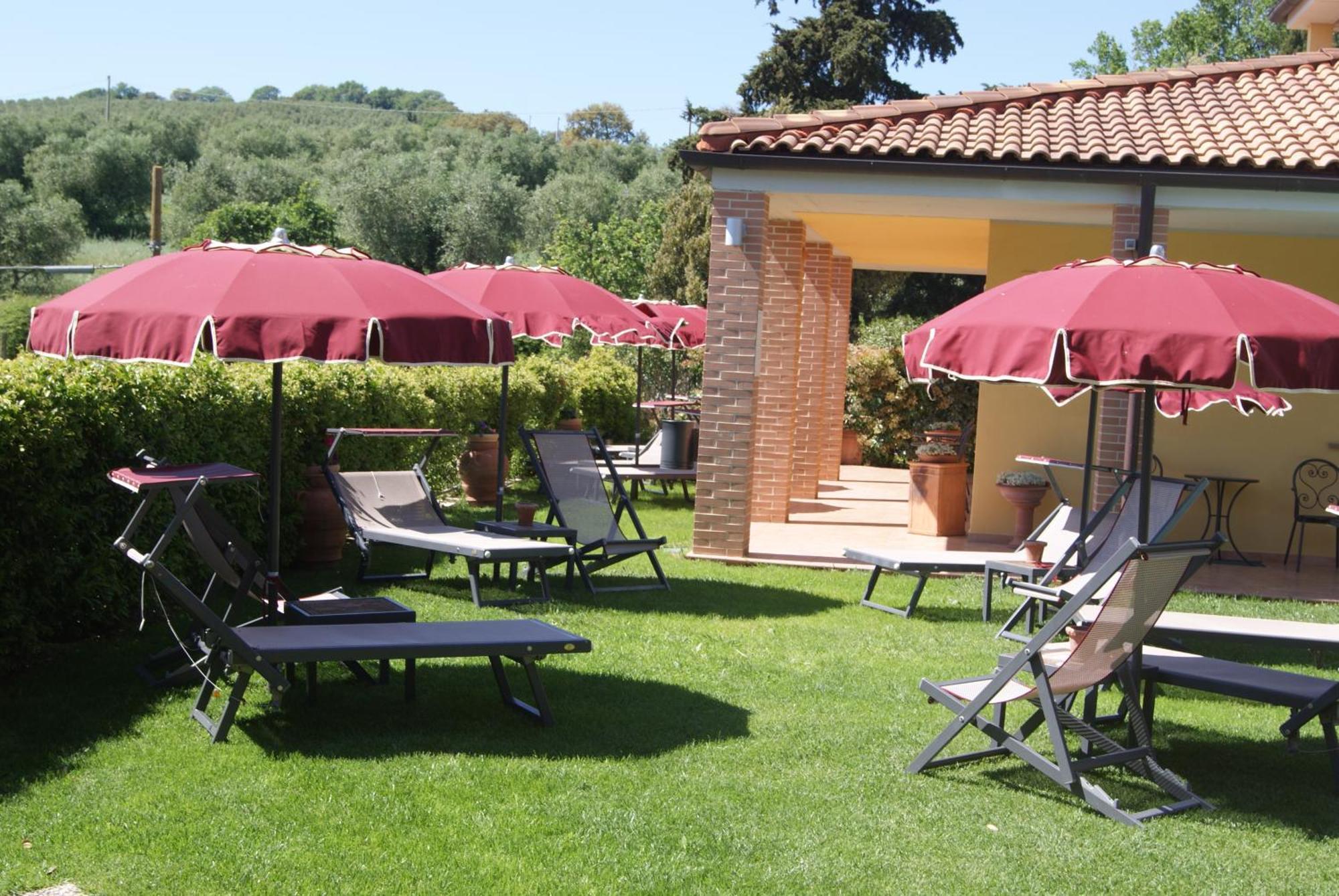 Hotel Ristorante Le Querciolaie Dei Ricci ฟอนเตบลันดา ภายนอก รูปภาพ